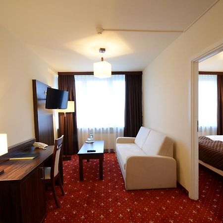 Hotel Pzmot Lublin Rum bild