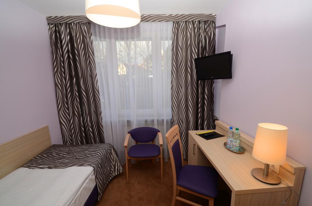 Hotel Pzmot Lublin Exteriör bild