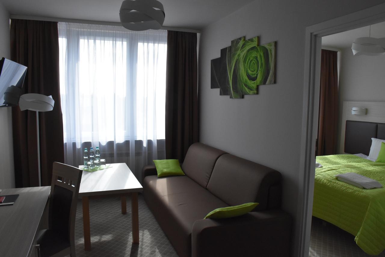 Hotel Pzmot Lublin Exteriör bild