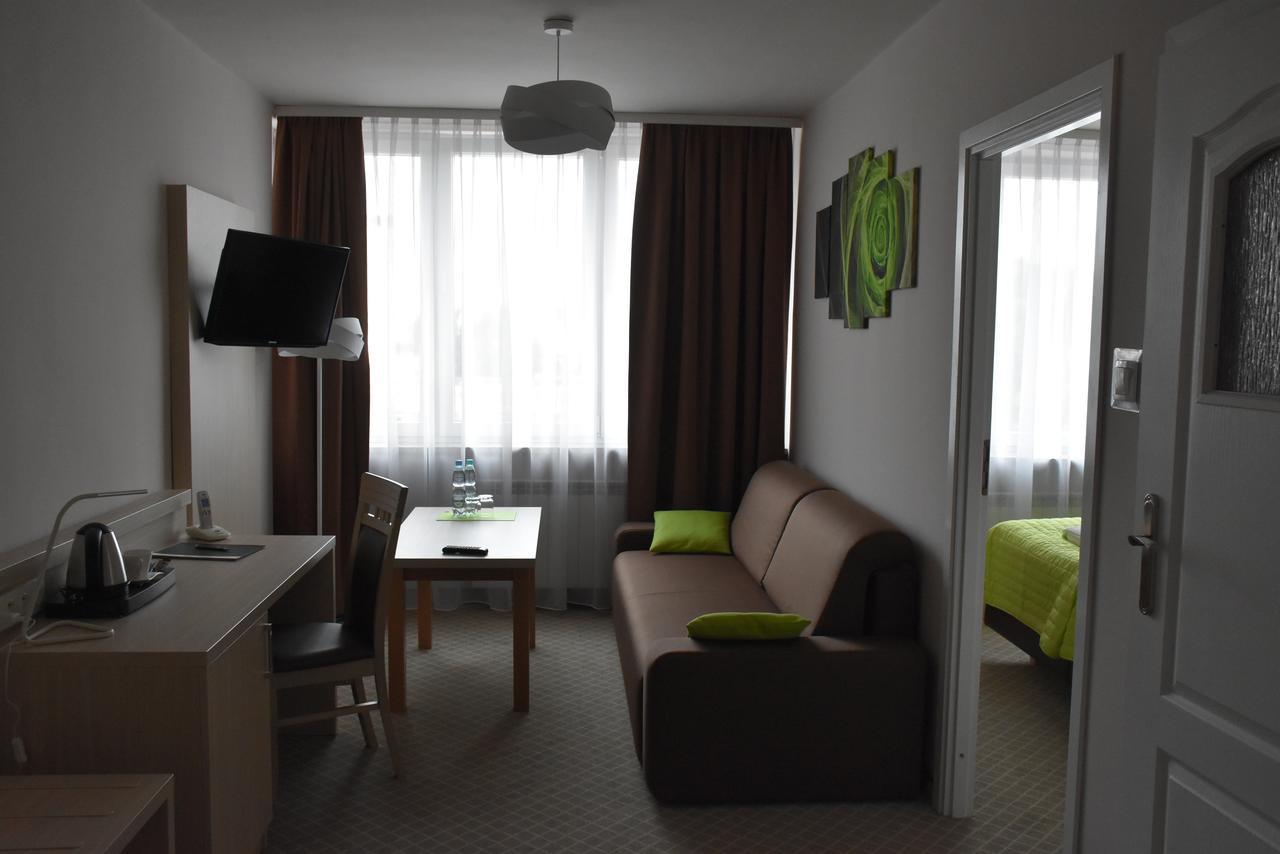 Hotel Pzmot Lublin Exteriör bild